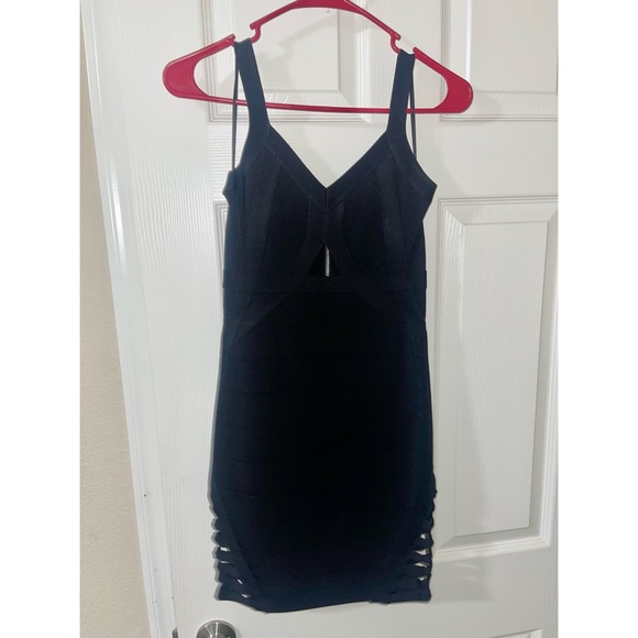 Guess Keyhole Bandage Dress - Picture 2 of 5